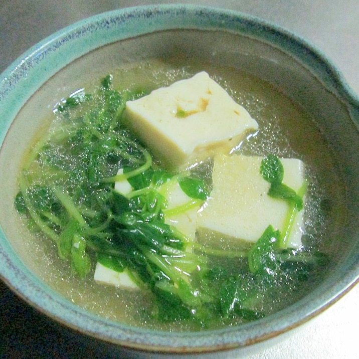 豆腐と豆苗の中華風スープ レシピ 作り方 By カゲジジ 楽天レシピ